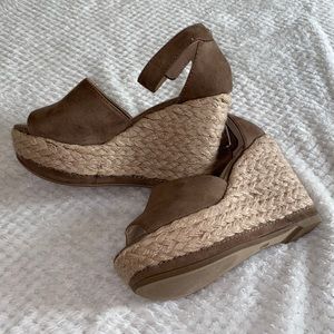 Brown open toed wedges